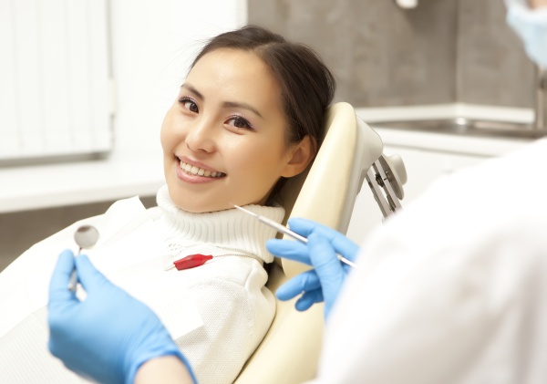 How a Dentist Can Repair a Cracked Tooth - Karrie Chu DDS Dental Care  Pasadena California